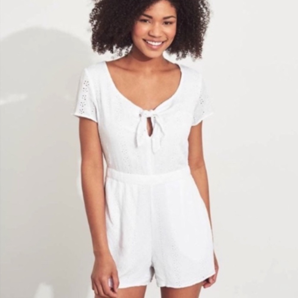 💃🏼BOGO Hollister White Lace Romper, Size Small
